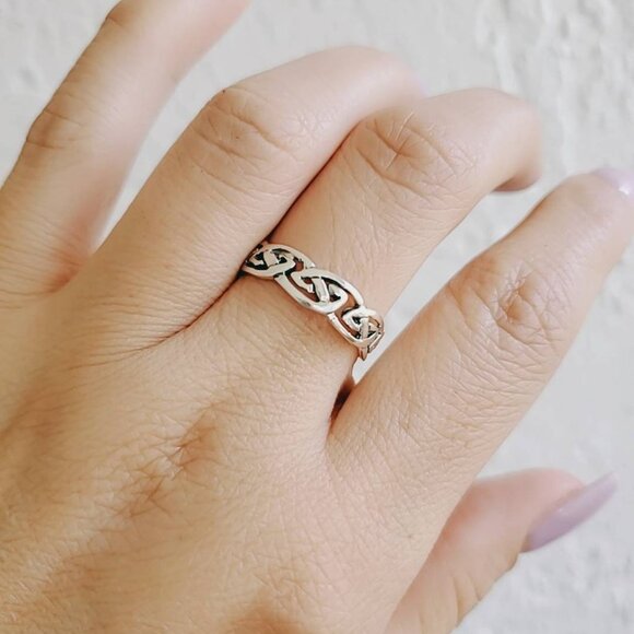 Women's 925 Sterling Silver Celtic Thumb Ring Irish Friendship Ring - Picture 4 of 9